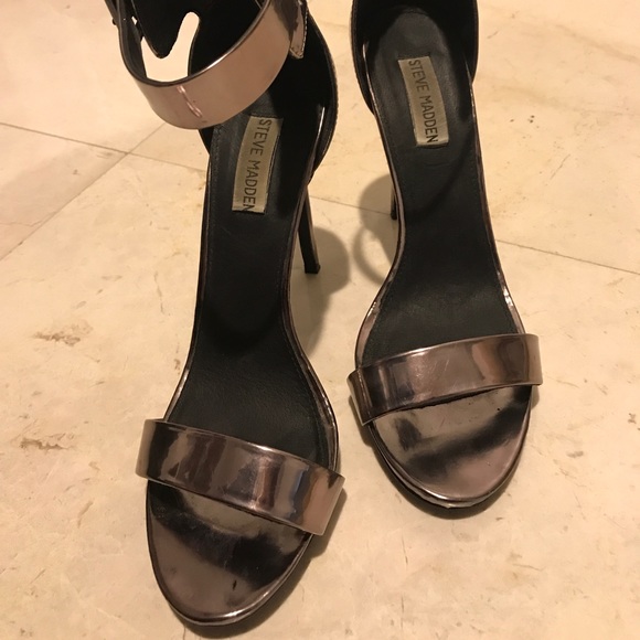COPY - STEVE MADDEN MARLENEE IN METALLIC CHARCOAL GRAY - Picture 3 of 5